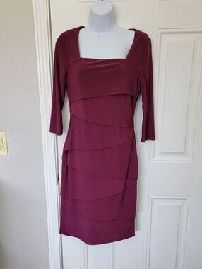 WHBM Instantly Slimming Burgandy Cocktail Dress Size 6 Back Zip 3/4 Sleeve